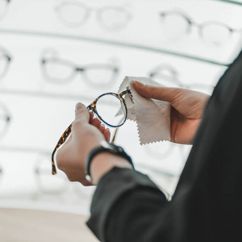 Cómo limpiar gafas y gafas de sol 