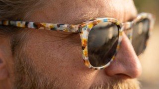 Izipizi Sun #E Blue Tortoise Imagen generada