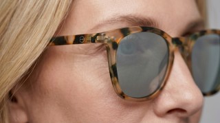 Izipizi Sun #E Light Tortoise Imagen generada