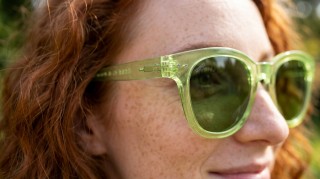 Izipizi Sun #N Dynamic Green Imagen generada