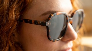 Izipizi Sun #Office Tortoise Imagen generada