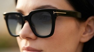 Tom Ford Leigh FT1115 01B 52 Imagen generada
