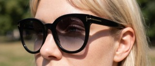 Tom Ford Moira FT1109 01B 53 Imagen generada